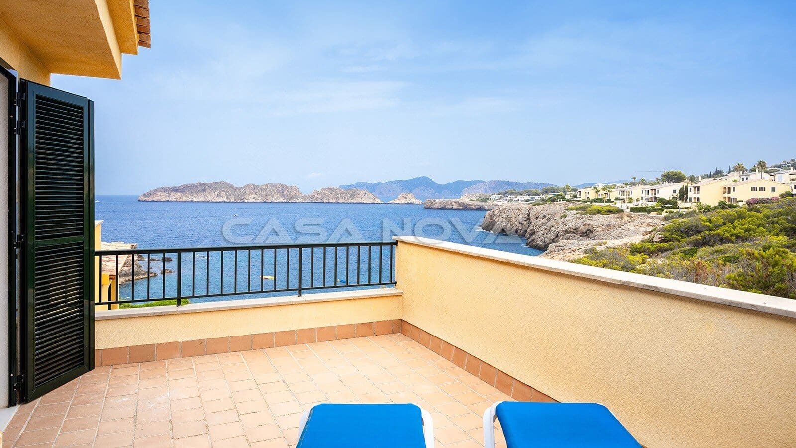 Apartamento de 2 habitaciones en Santa Ponsa en venta con piscina - 1.195.000 € (Ref: 9973855)