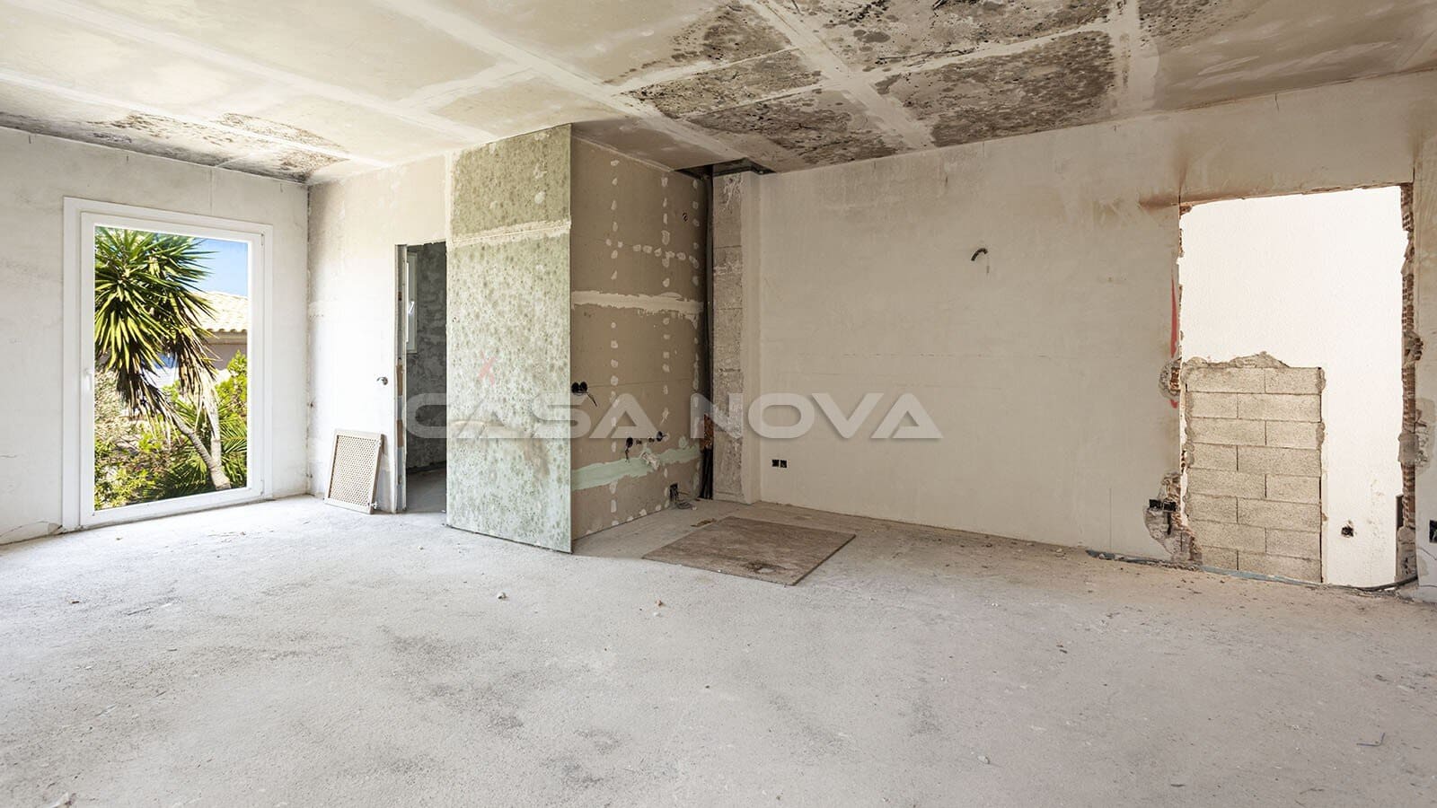 Villa til salgs i Santa Ponsa med svømmebasseng - € 1 995 000 (Ref: 9977679)