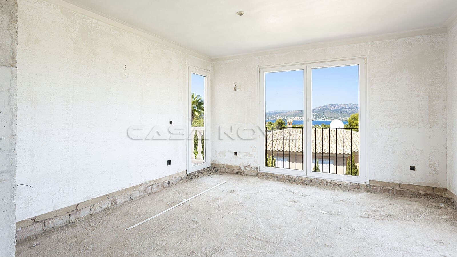 Villa til salgs i Santa Ponsa med svømmebasseng - € 1 995 000 (Ref: 9977679)
