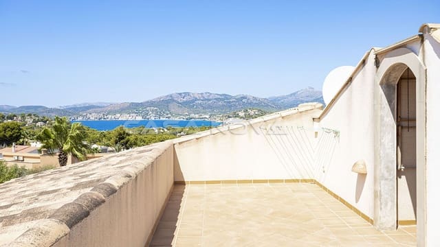 Villa til salgs i Santa Ponsa, Calvià med svømmebasseng - € 1 995 000 (Ref: 9977679)