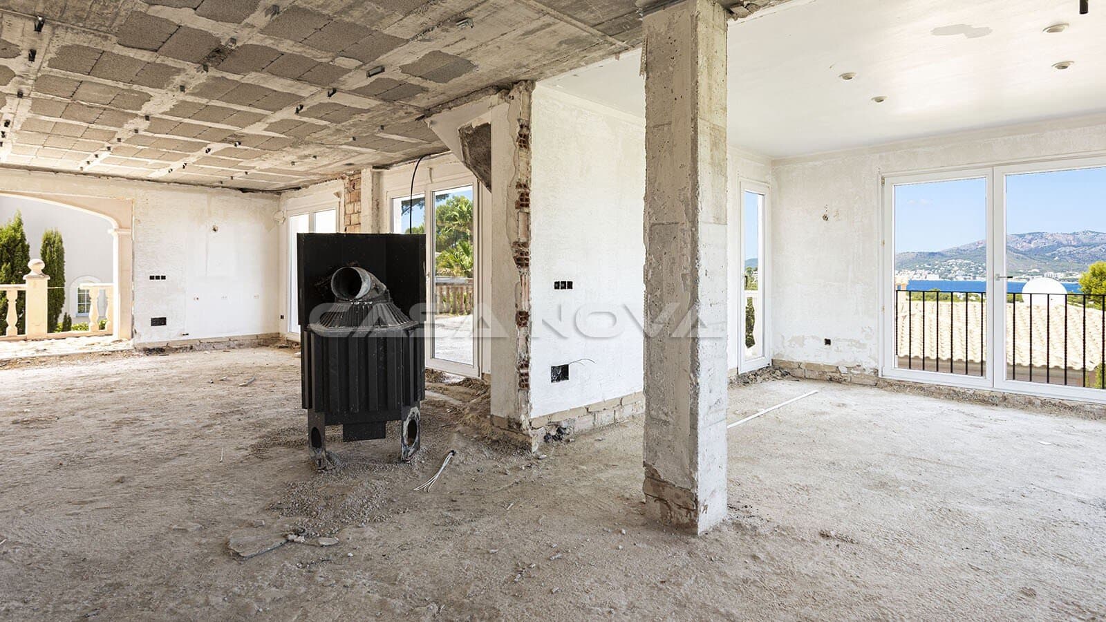 Villa til salgs i Santa Ponsa med svømmebasseng - € 1 995 000 (Ref: 9977679)