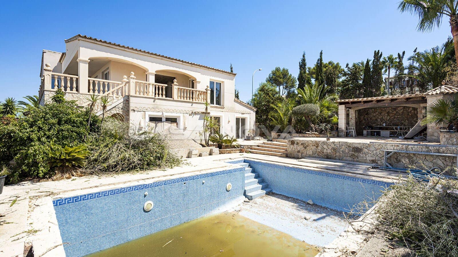 Villa til salgs i Santa Ponsa med svømmebasseng - € 1 995 000 (Ref: 9977679)