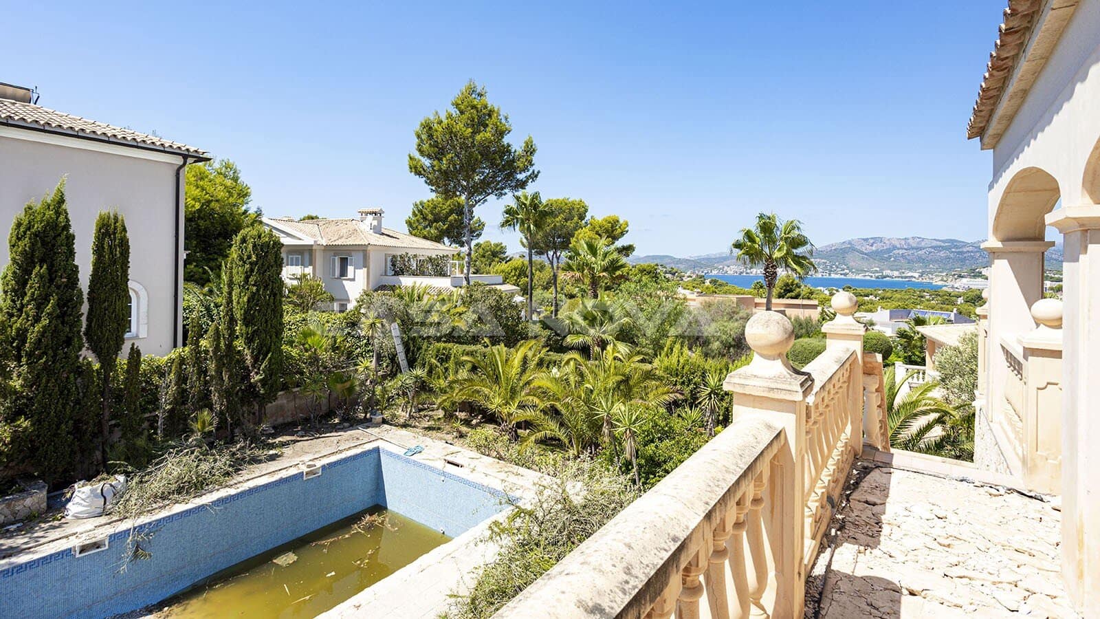 Villa til salgs i Santa Ponsa med svømmebasseng - € 1 995 000 (Ref: 9977679)