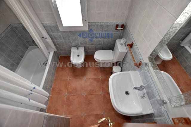 4 sovrum Hus till salu i Cuevas del Becerro med pool garage - 185 000 € (Ref: 10100497)