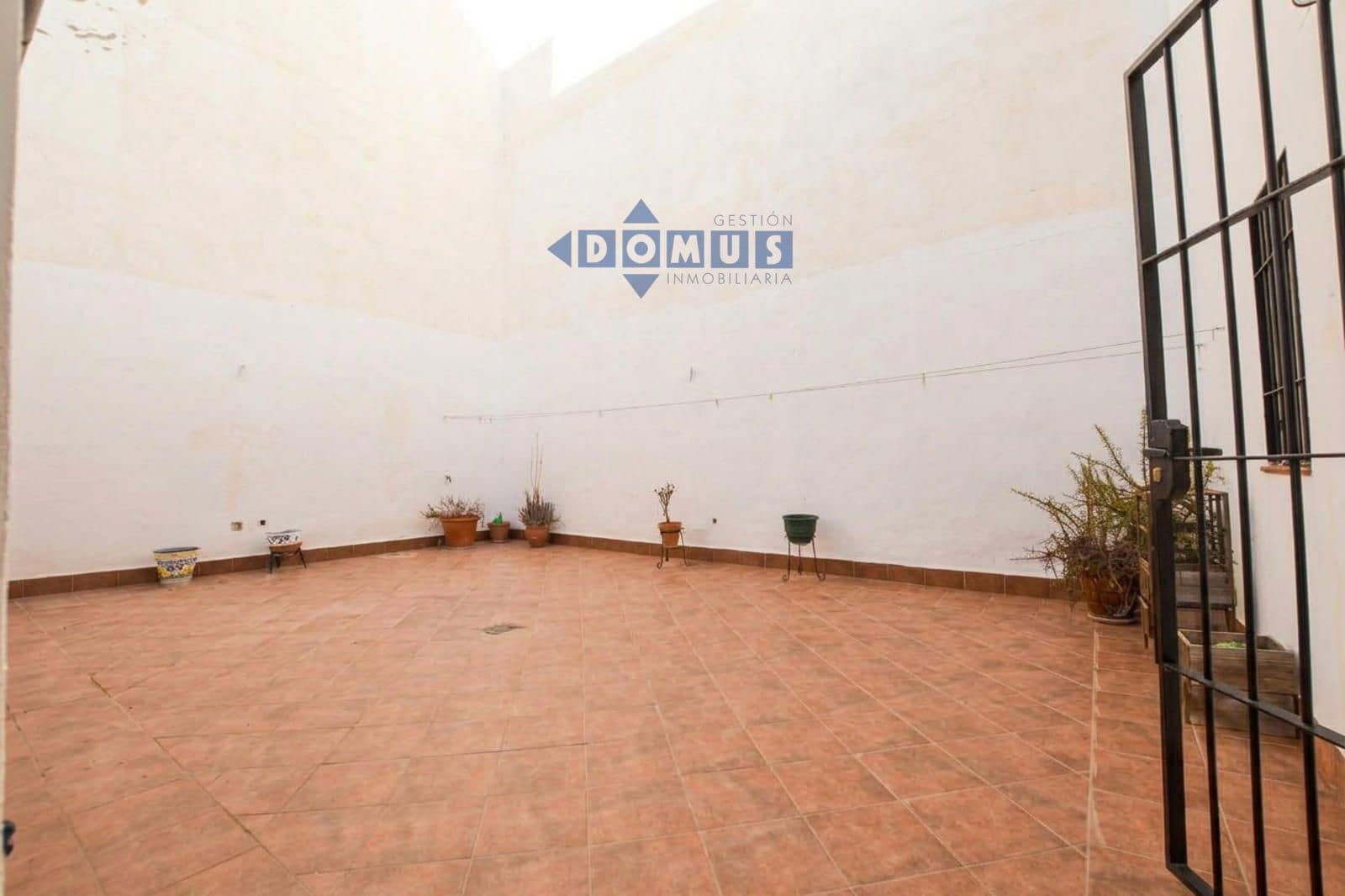 6 bedroom Villa for sale in Arriate - € 350,000 (Ref: 10156135)