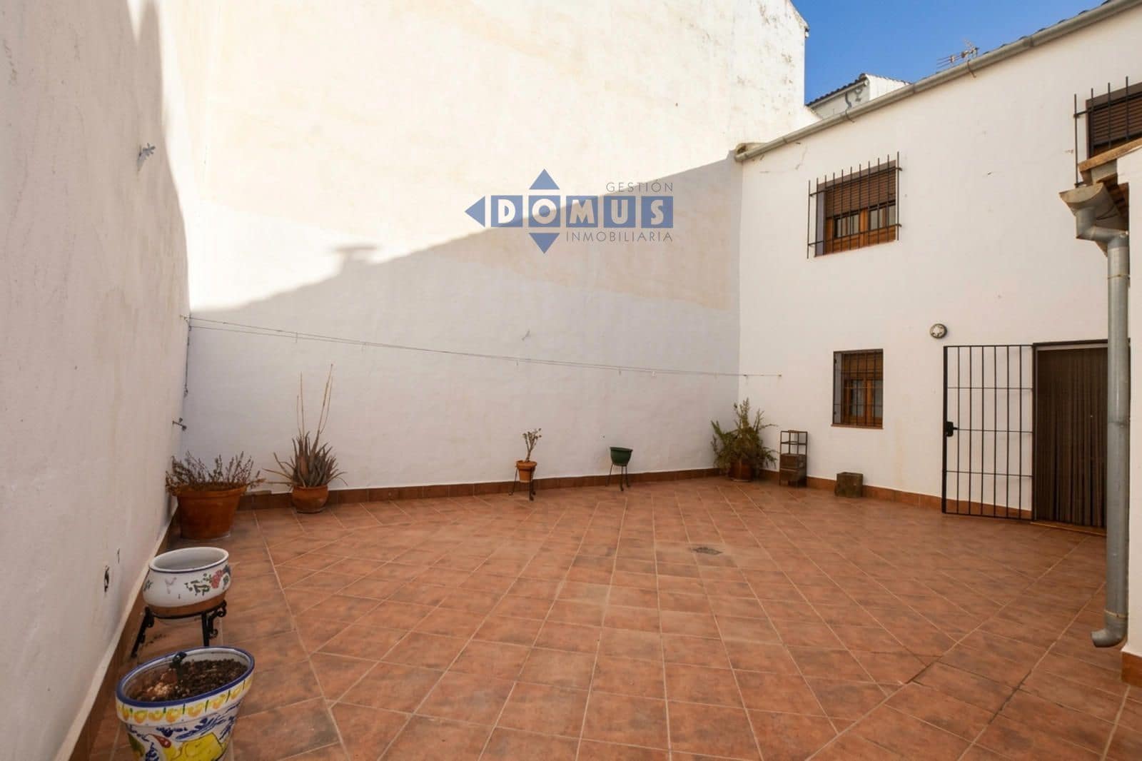 6 bedroom Villa for sale in Arriate - € 350,000 (Ref: 10156135)