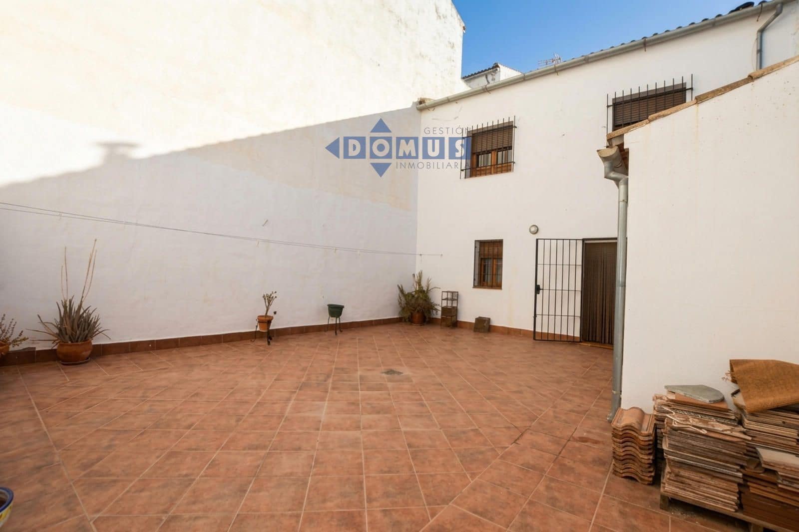 6 bedroom Villa for sale in Arriate - € 350,000 (Ref: 10156135)