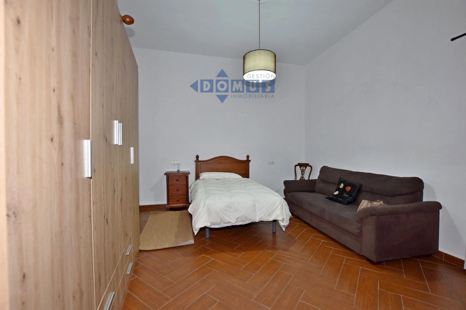 6 bedroom Villa for sale in Arriate - € 350,000 (Ref: 10156135)