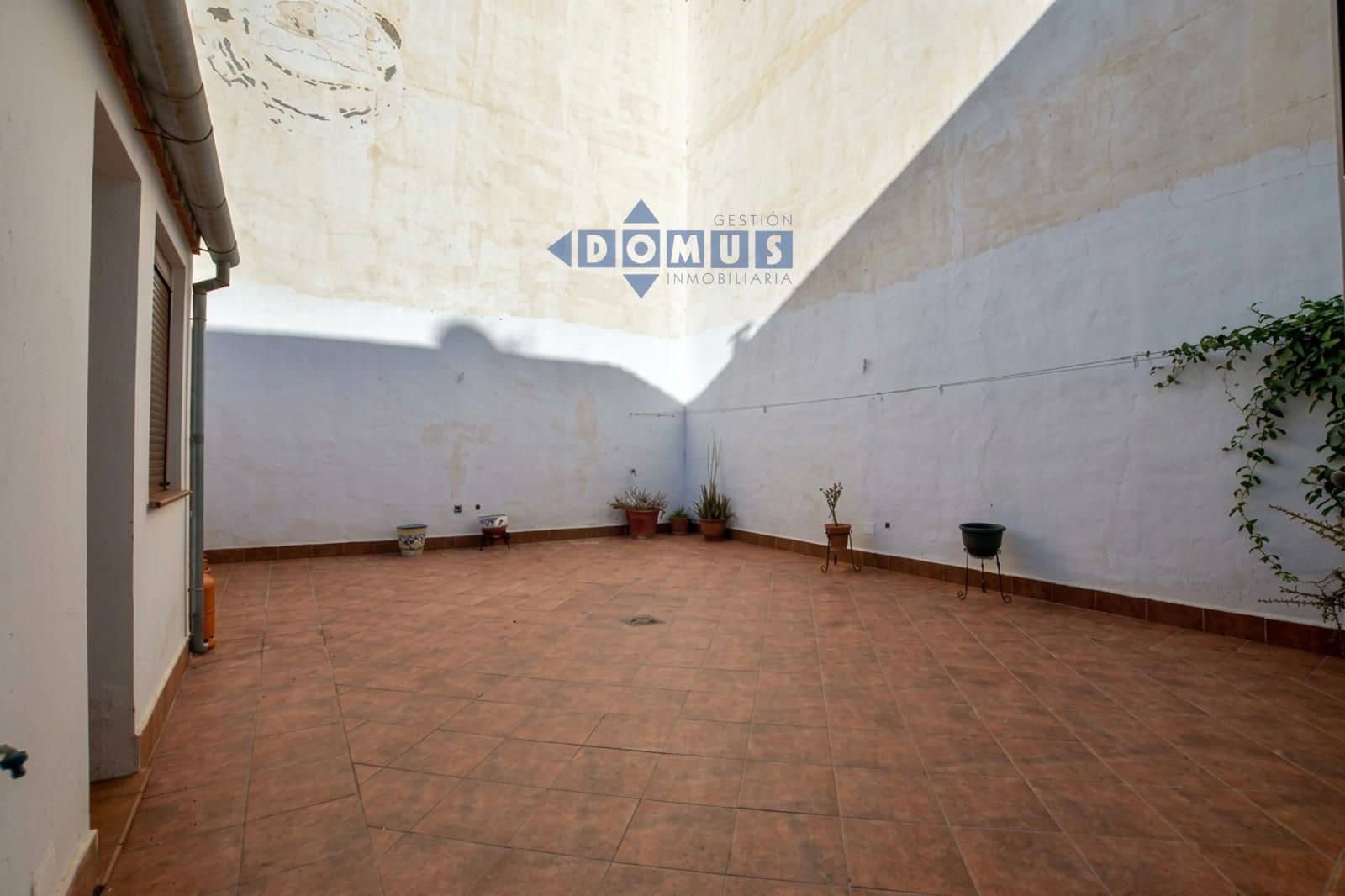 6 bedroom Villa for sale in Arriate - € 350,000 (Ref: 10156135)