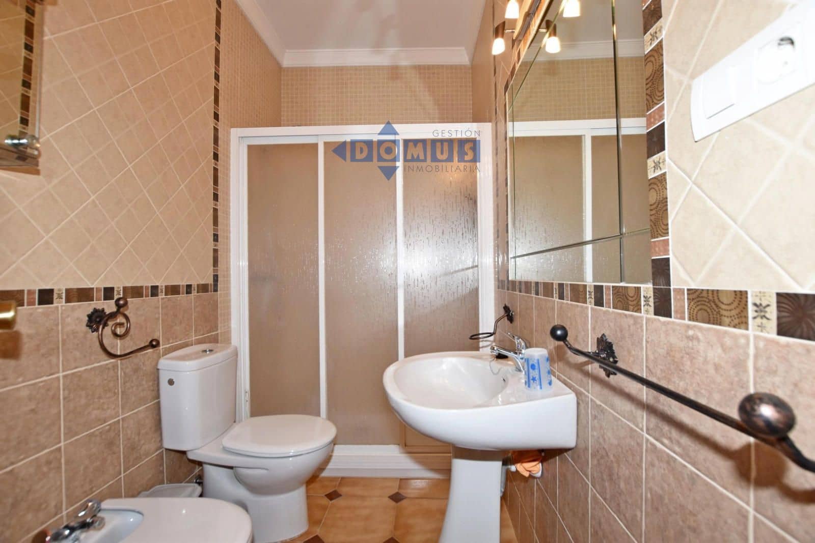 6 bedroom Villa for sale in Arriate - € 350,000 (Ref: 10156135)