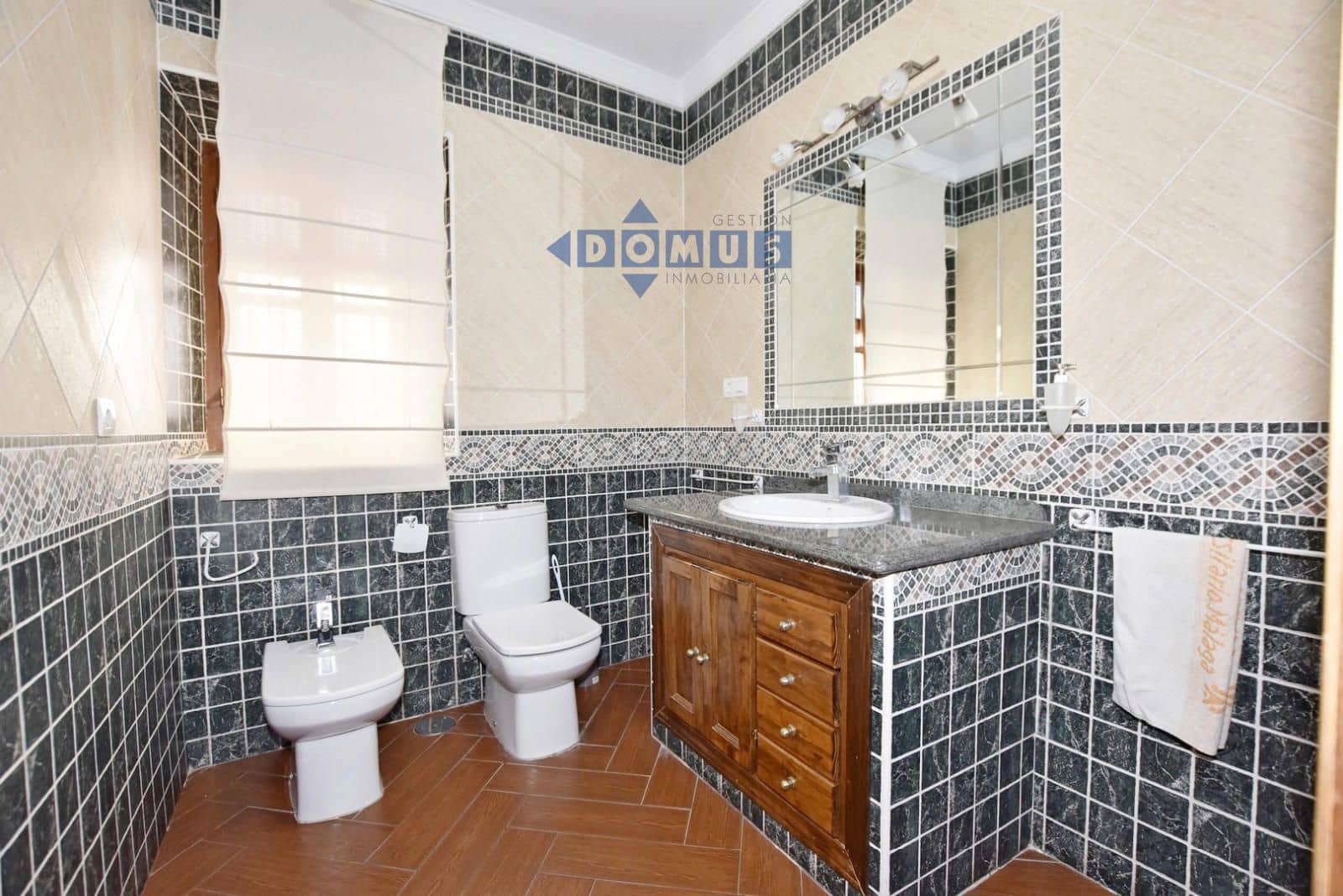 6 bedroom Villa for sale in Arriate - € 350,000 (Ref: 10156135)