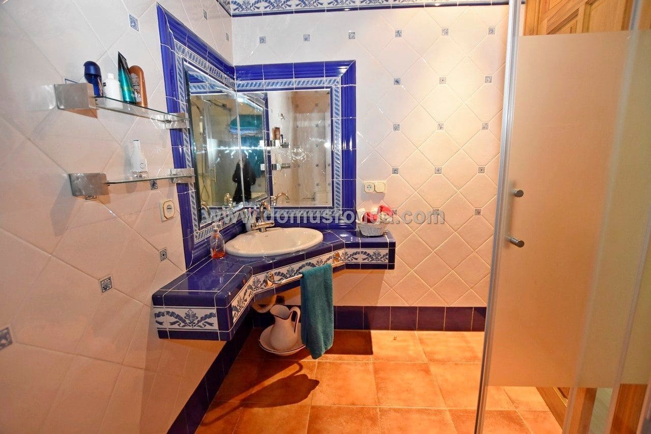 5 soveværelse Villa til salg i Ronda med swimmingpool garage - € 750.000 (Ref: 5516722)