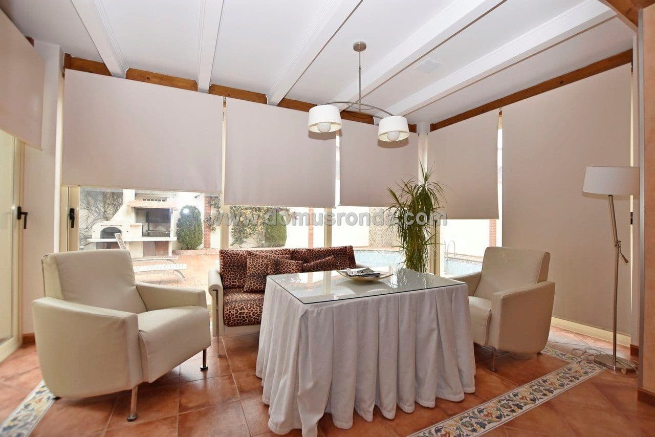 5 soveværelse Villa til salg i Ronda med swimmingpool garage - € 750.000 (Ref: 5516722)