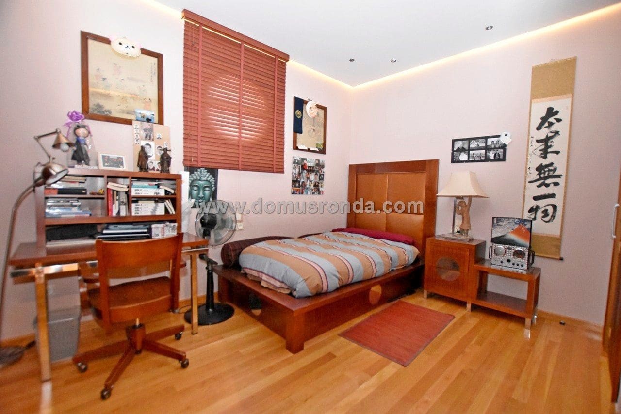 5 soveværelse Villa til salg i Ronda med swimmingpool garage - € 750.000 (Ref: 5516722)