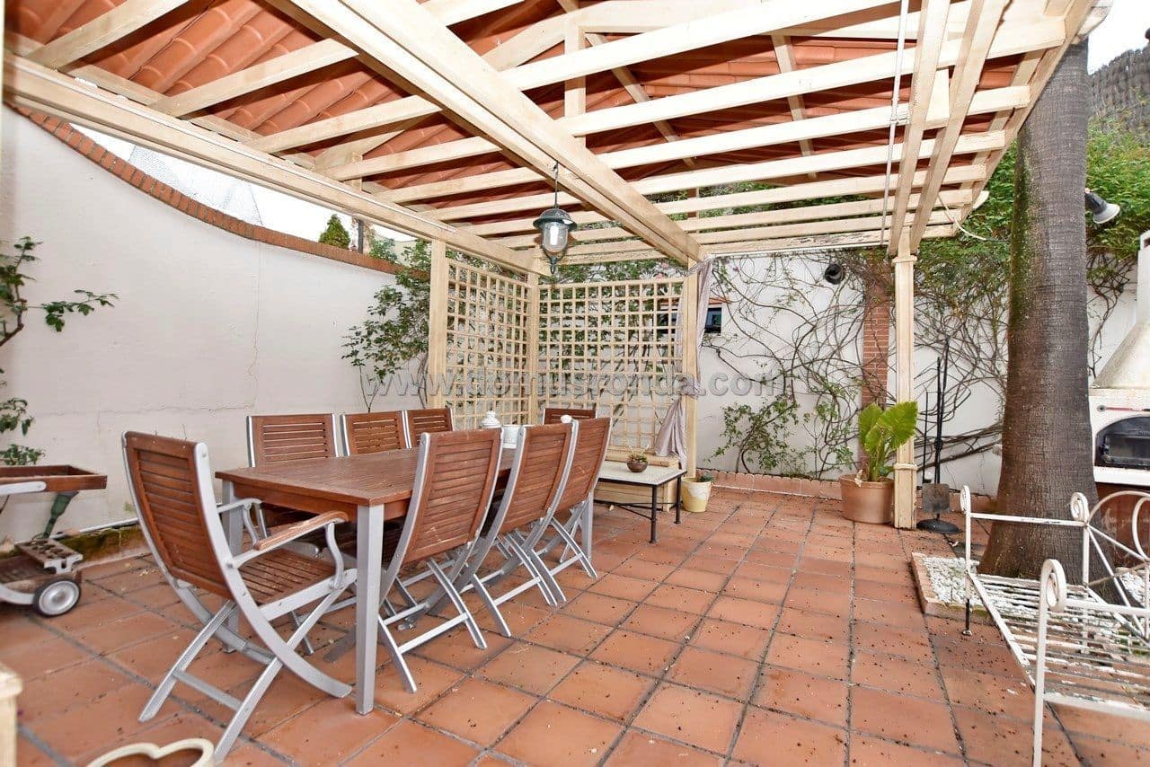 5 soveværelse Villa til salg i Ronda med swimmingpool garage - € 750.000 (Ref: 5516722)