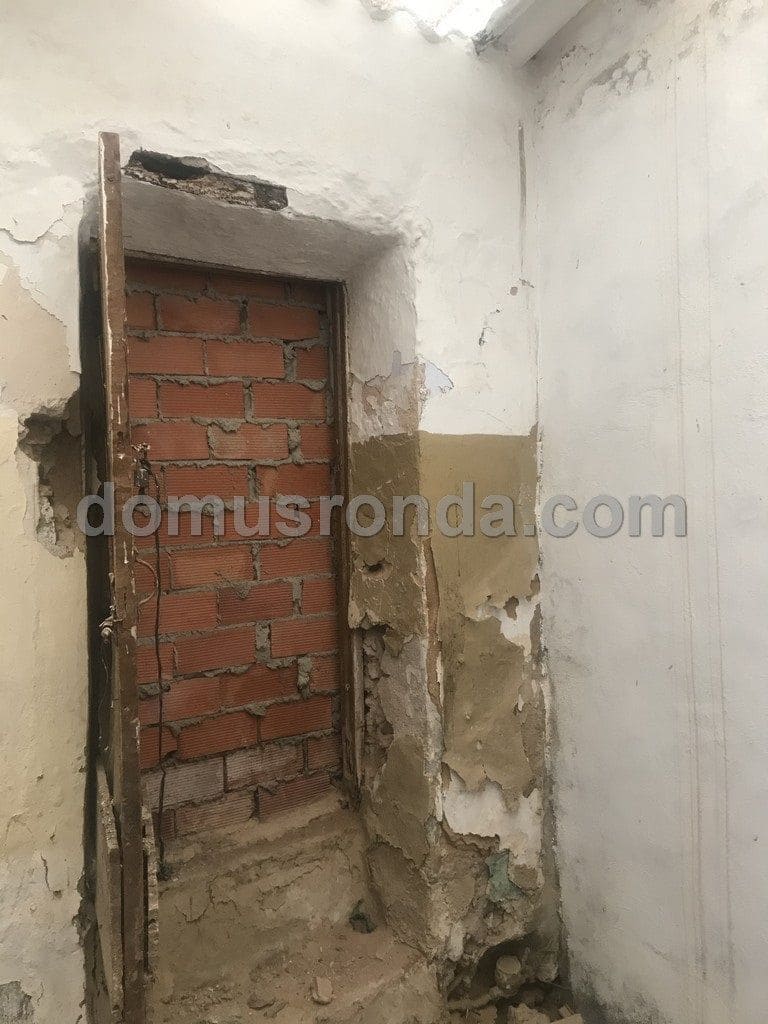 Villa til salgs i Serrato - € 25 500 (Ref: 5521940)