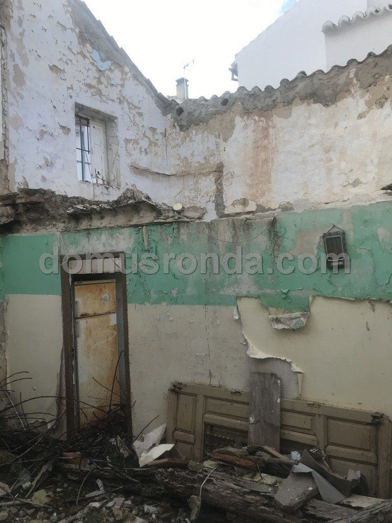 Villa til salgs i Serrato - € 25 500 (Ref: 5521940)