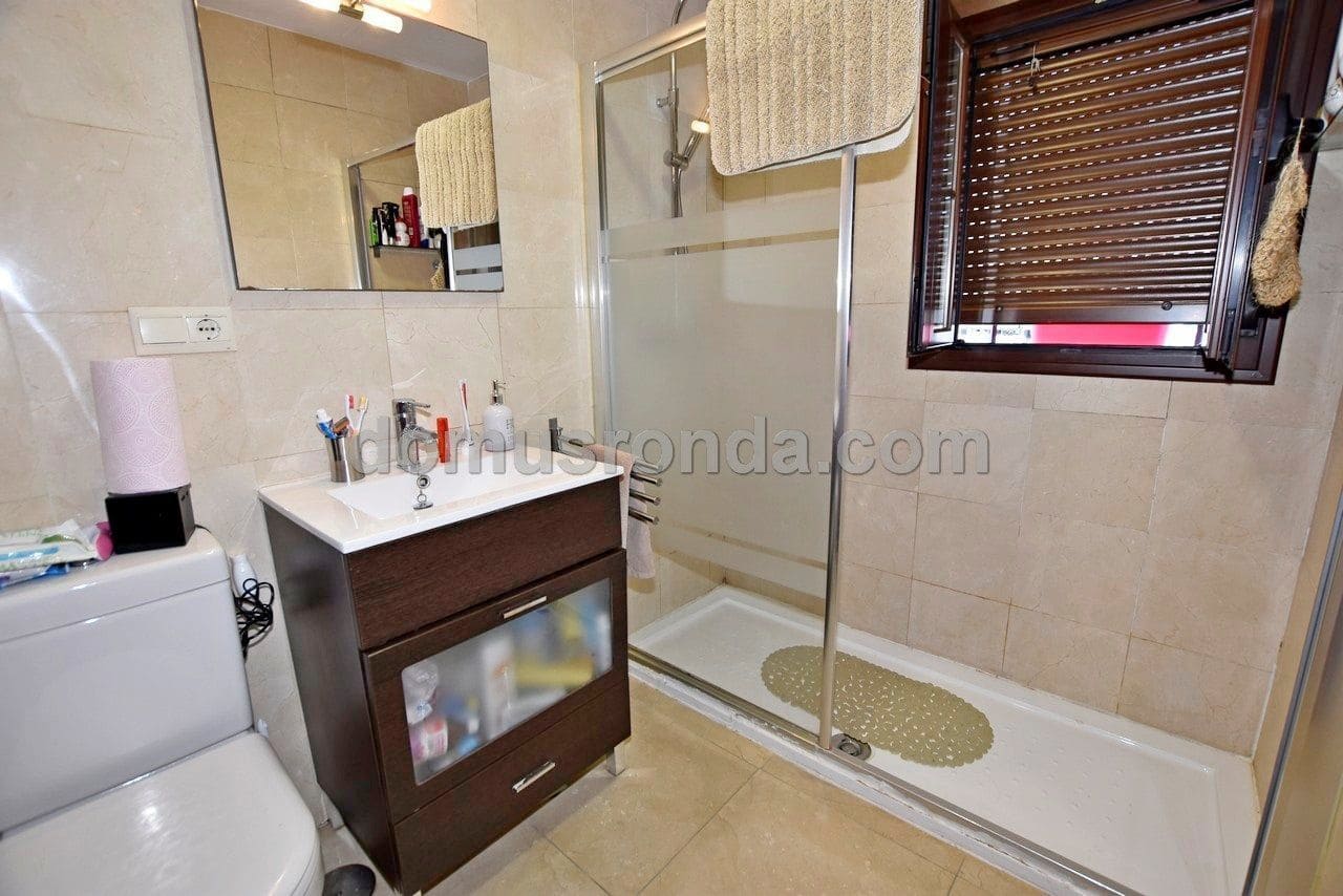 3 soveværelse Villa til salg i Ronda med swimmingpool - € 260.000 (Ref: 5521942)