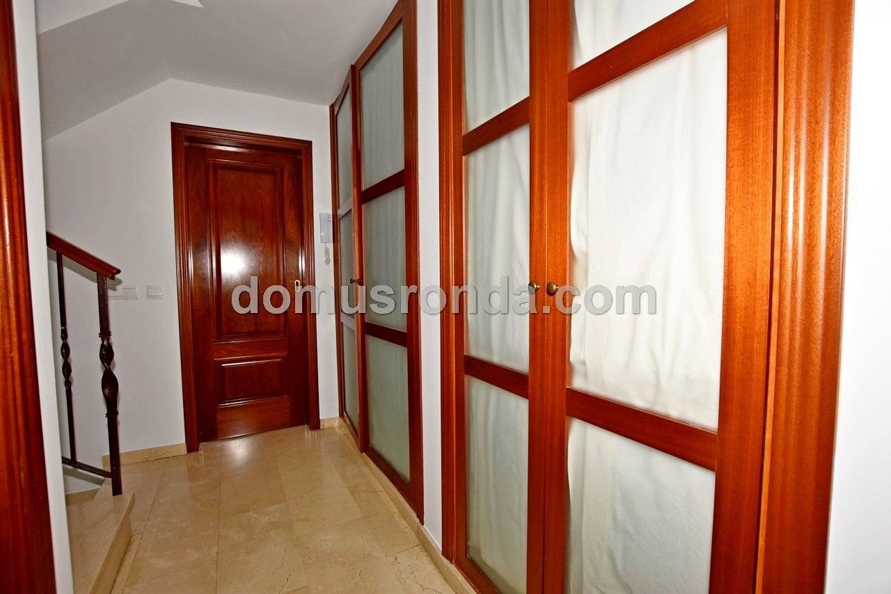 3 soveværelse Villa til salg i Ronda med swimmingpool - € 260.000 (Ref: 5521942)