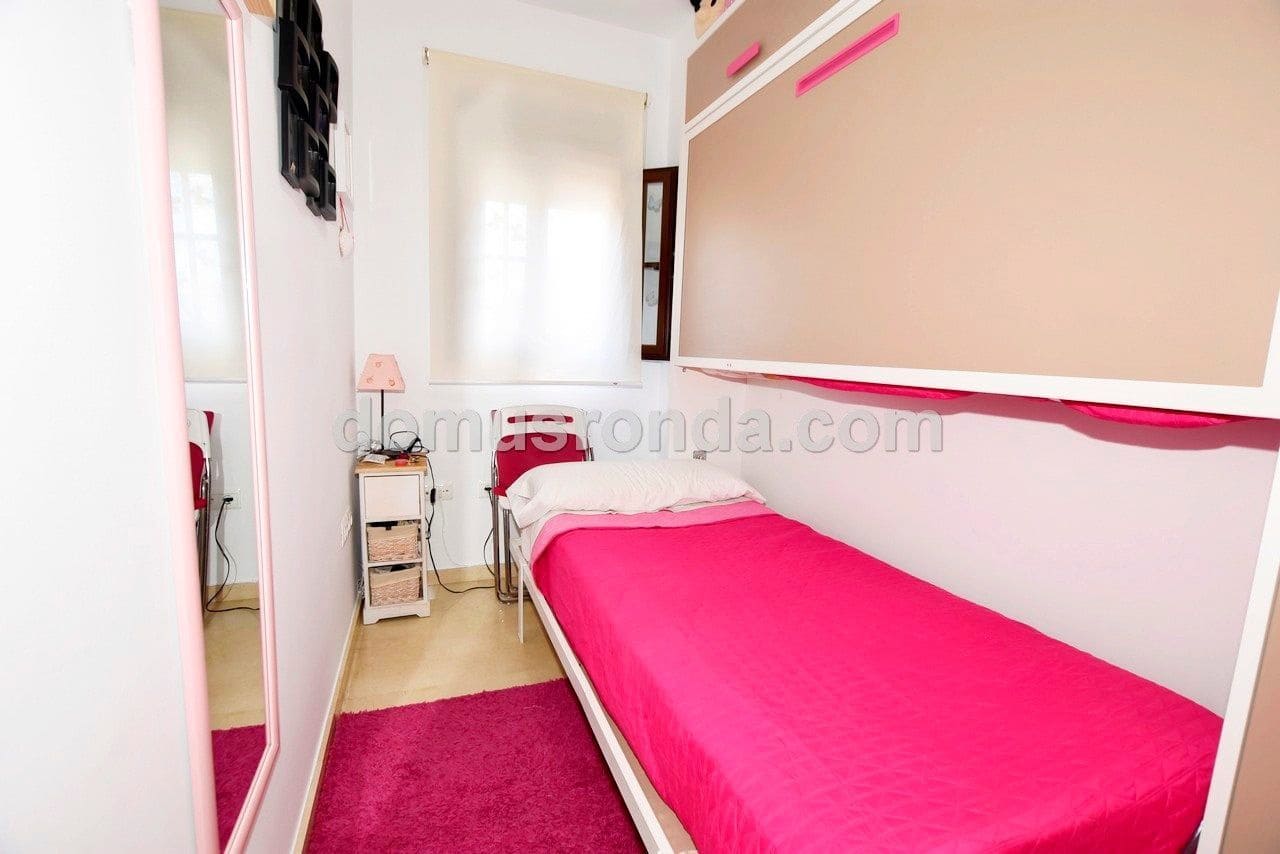 3 soveværelse Villa til salg i Ronda med swimmingpool - € 260.000 (Ref: 5521942)