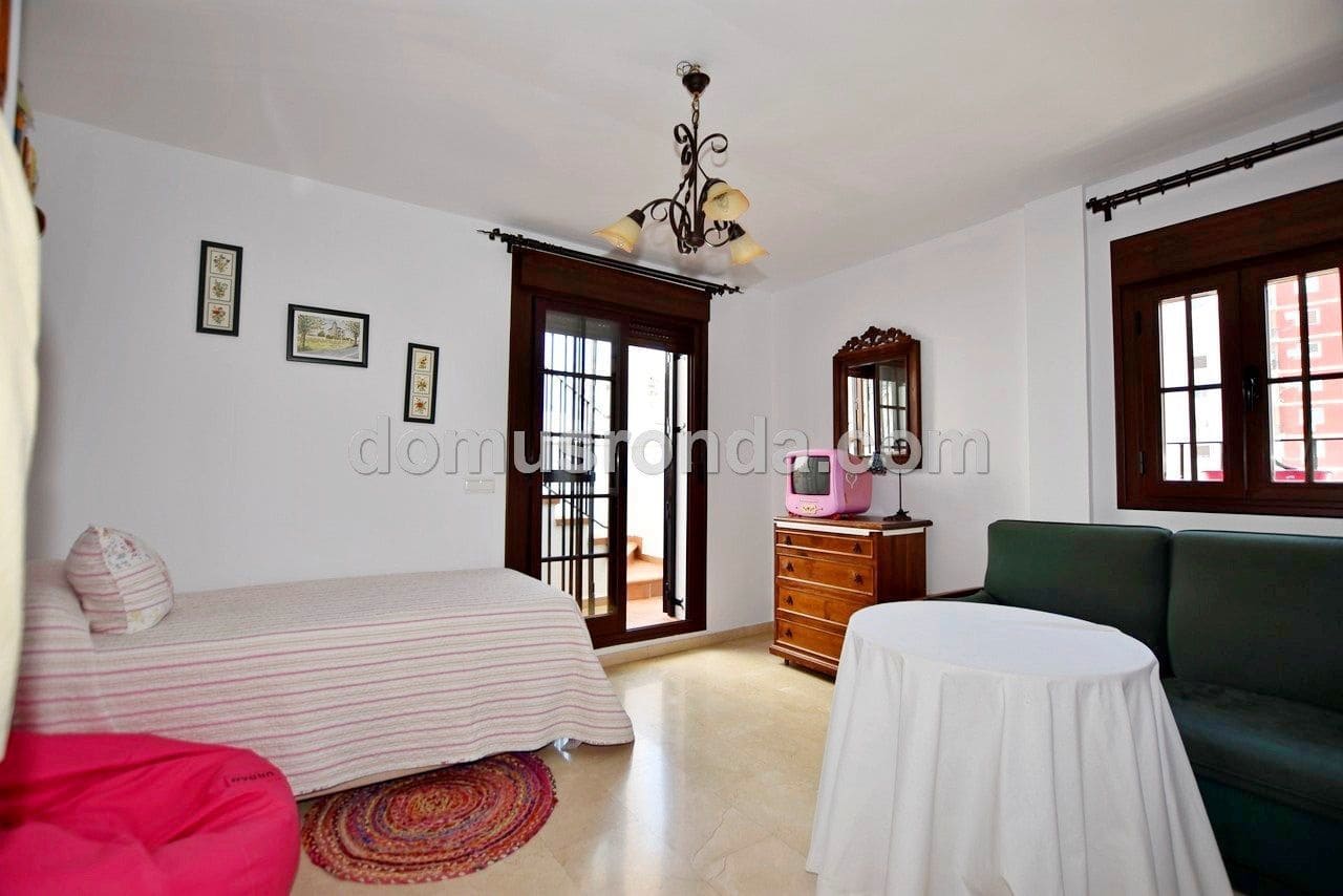 3 soveværelse Villa til salg i Ronda med swimmingpool - € 260.000 (Ref: 5521942)