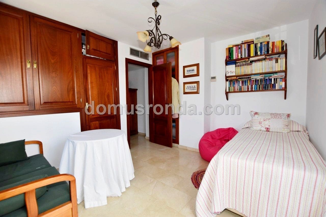 3 soveværelse Villa til salg i Ronda med swimmingpool - € 260.000 (Ref: 5521942)