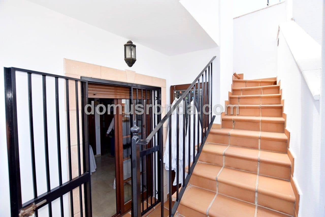 3 soveværelse Villa til salg i Ronda med swimmingpool - € 260.000 (Ref: 5521942)