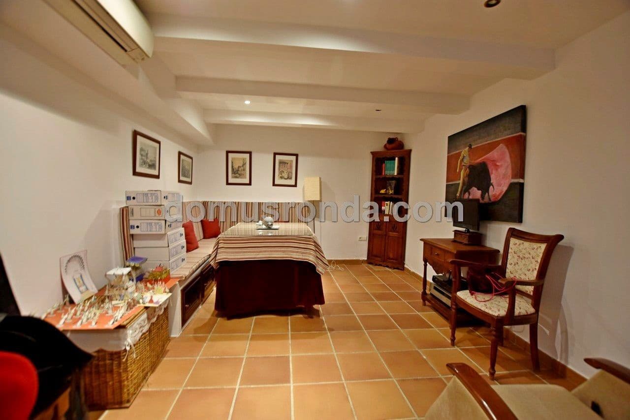 3 soveværelse Villa til salg i Ronda med swimmingpool - € 260.000 (Ref: 5521942)