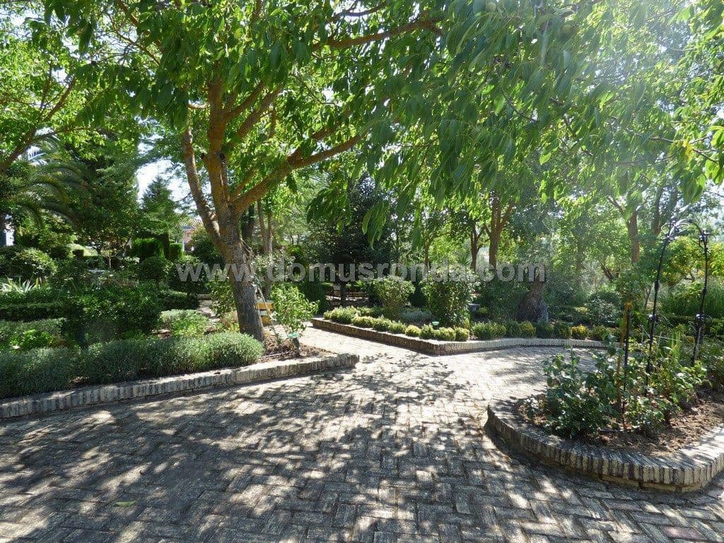 4 soveværelse Villa til salg i Ronda med swimmingpool garage - € 630.000 (Ref: 5521944)