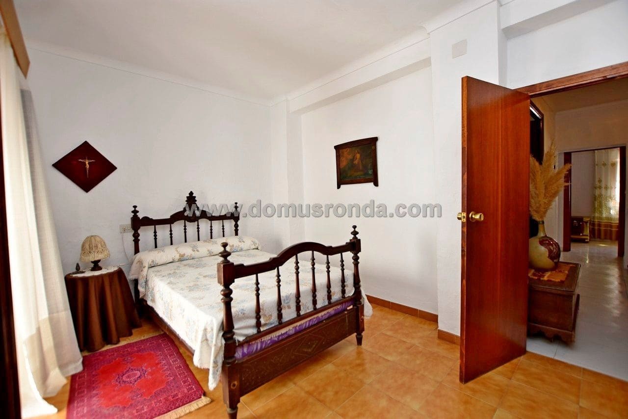 7 soveværelse Villa til salg i Cortes de la Frontera - € 130.000 (Ref: 6045922)