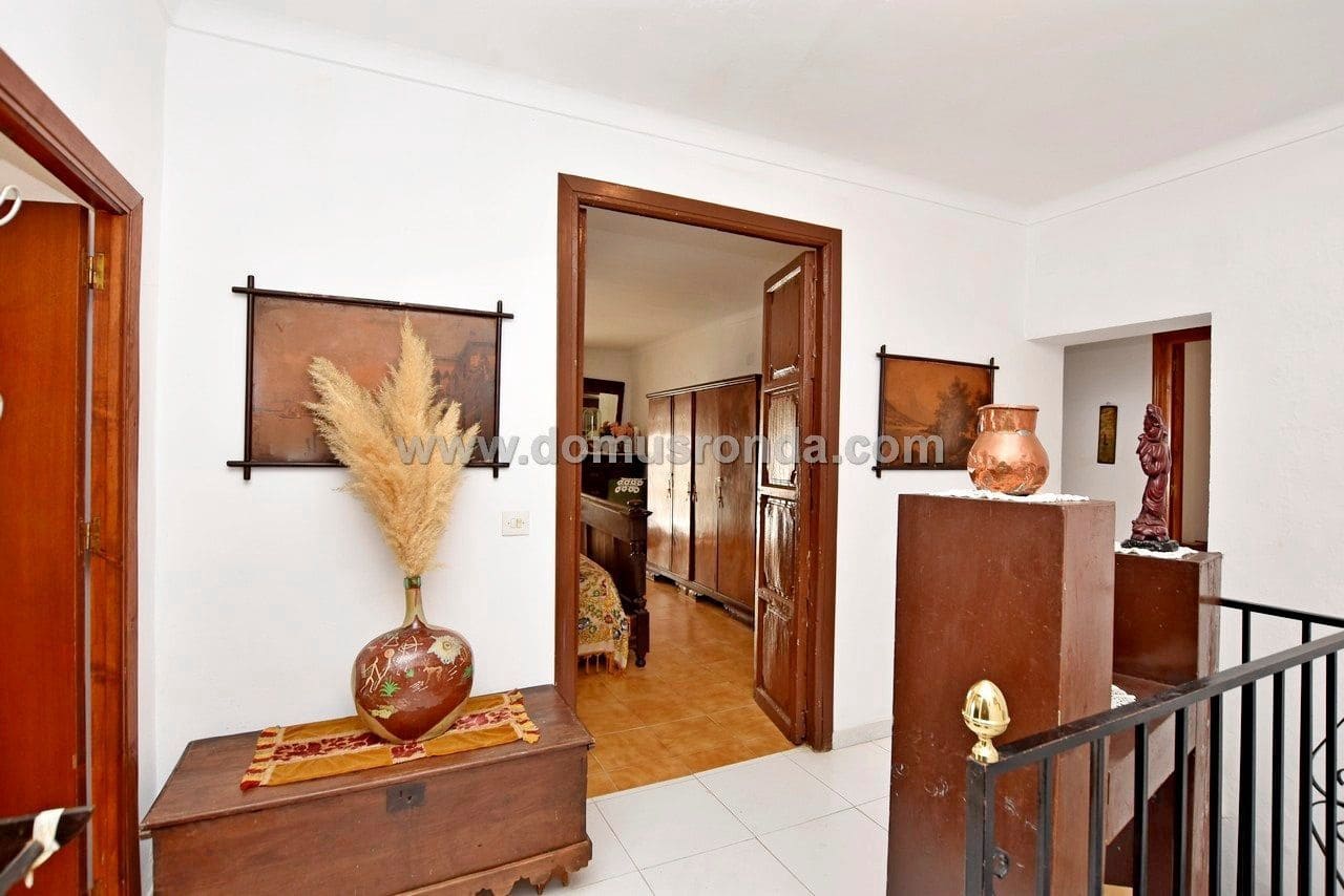 7 soveværelse Villa til salg i Cortes de la Frontera - € 130.000 (Ref: 6045922)