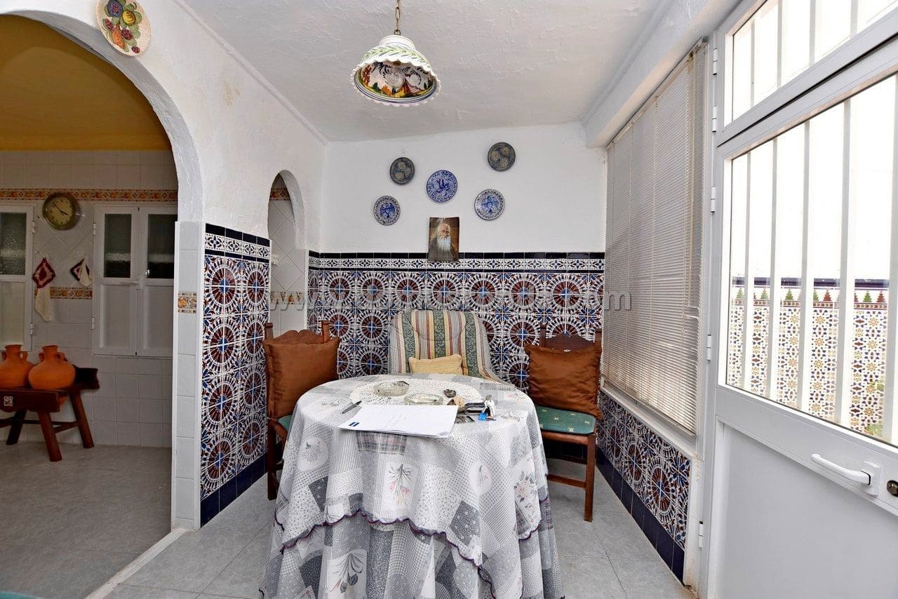 7 soveværelse Villa til salg i Cortes de la Frontera - € 130.000 (Ref: 6045922)