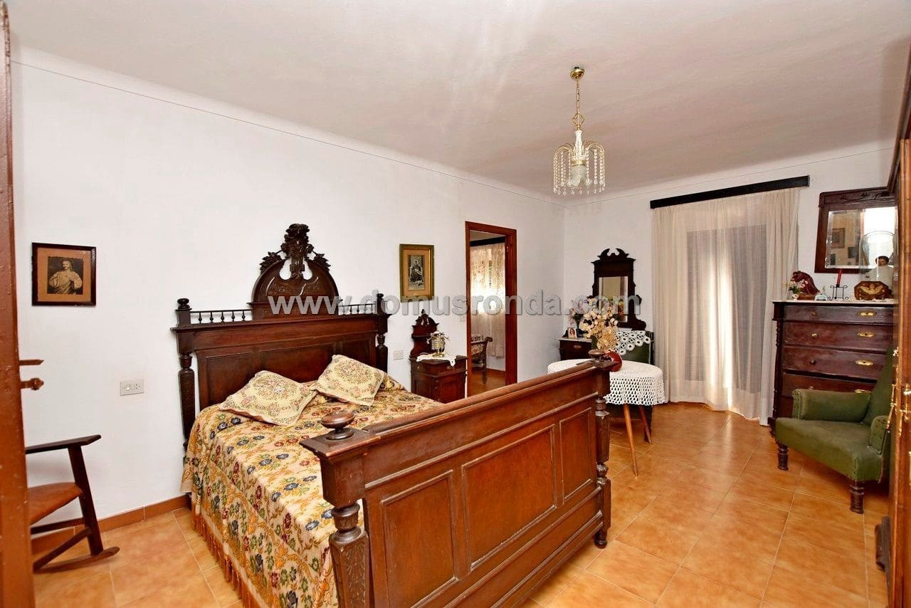 7 soveværelse Villa til salg i Cortes de la Frontera - € 130.000 (Ref: 6045922)