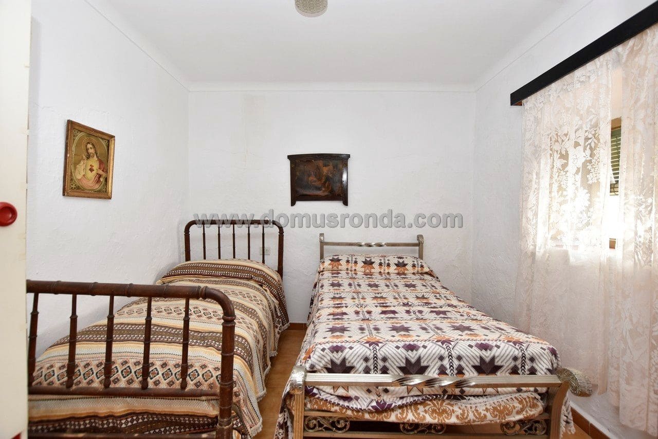 7 soveværelse Villa til salg i Cortes de la Frontera - € 130.000 (Ref: 6045922)