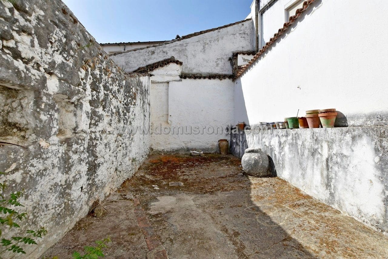 7 soveværelse Villa til salg i Cortes de la Frontera - € 130.000 (Ref: 6045922)