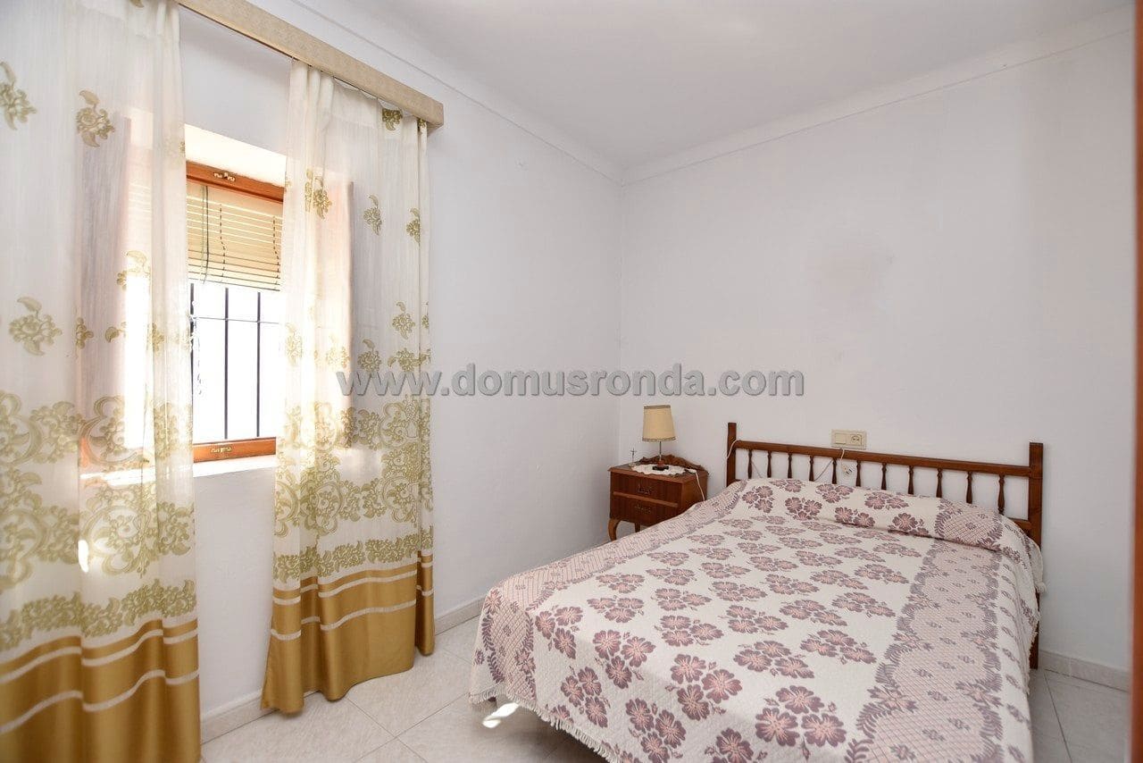 7 soveværelse Villa til salg i Cortes de la Frontera - € 130.000 (Ref: 6045922)