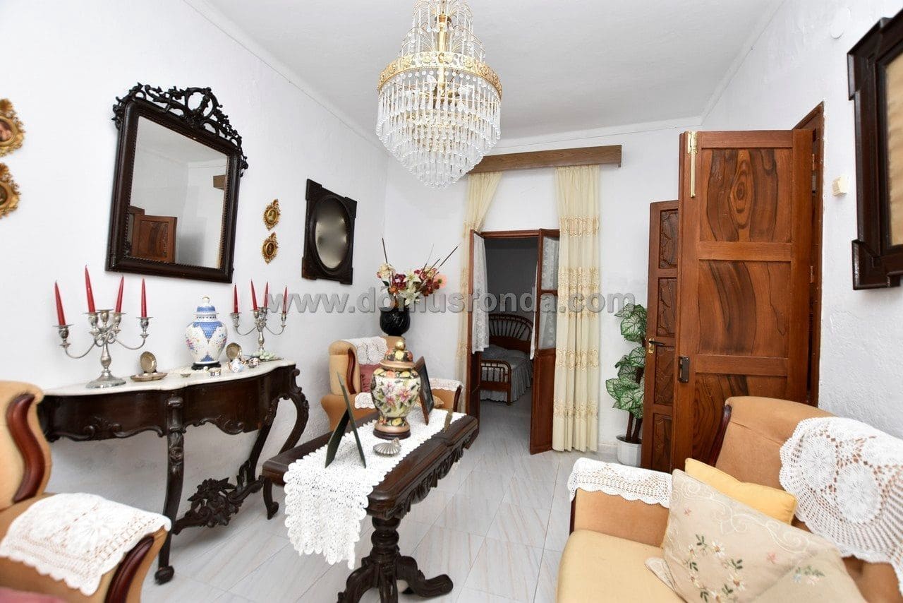 7 soveværelse Villa til salg i Cortes de la Frontera - € 130.000 (Ref: 6045922)