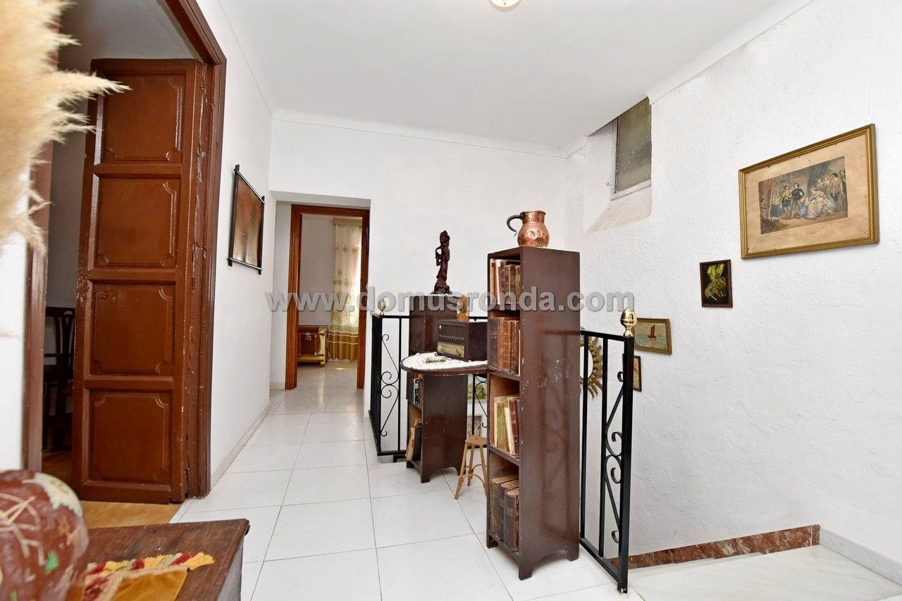 7 soveværelse Villa til salg i Cortes de la Frontera - € 130.000 (Ref: 6045922)