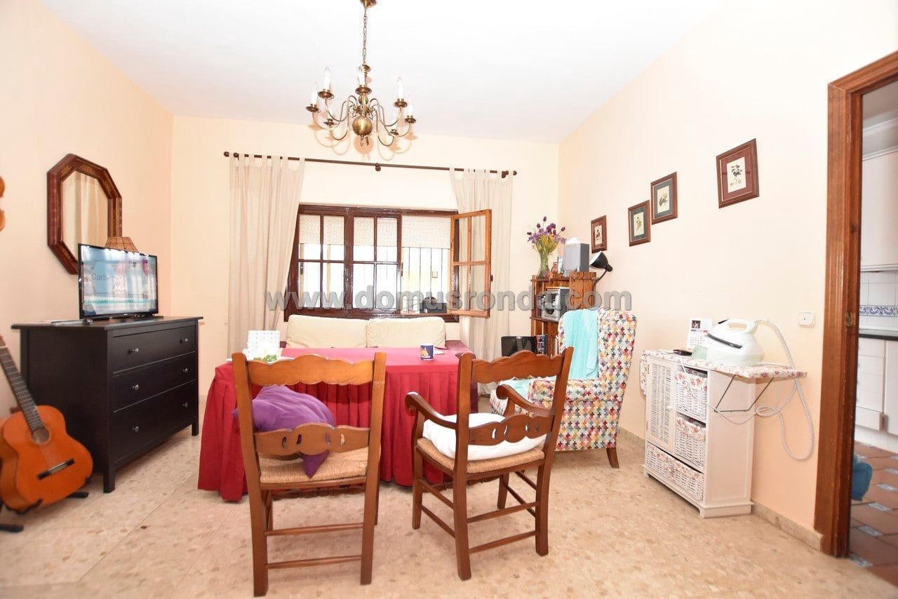 5 soveværelse Villa til salg i Ronda med swimmingpool garage - € 650.000 (Ref: 6237515)