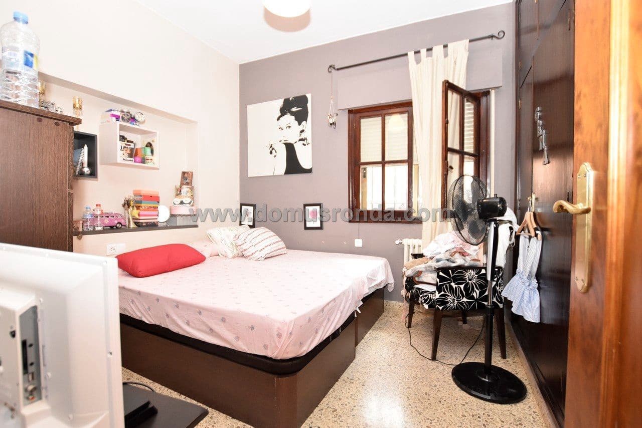 5 soveværelse Villa til salg i Ronda med swimmingpool garage - € 650.000 (Ref: 6237515)