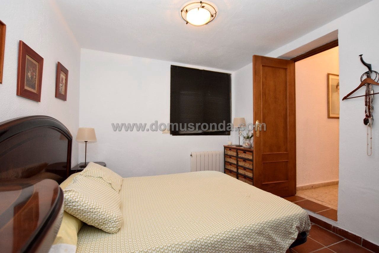 5 soveværelse Villa til salg i Ronda med swimmingpool garage - € 650.000 (Ref: 6237515)