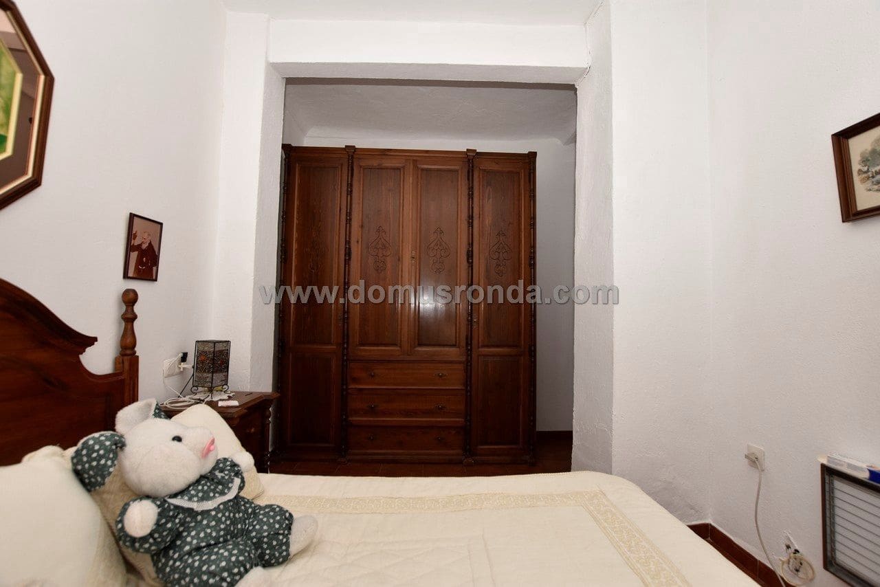 10 bedroom Villa for sale in Ronda - € 380,000 (Ref: 6240870)