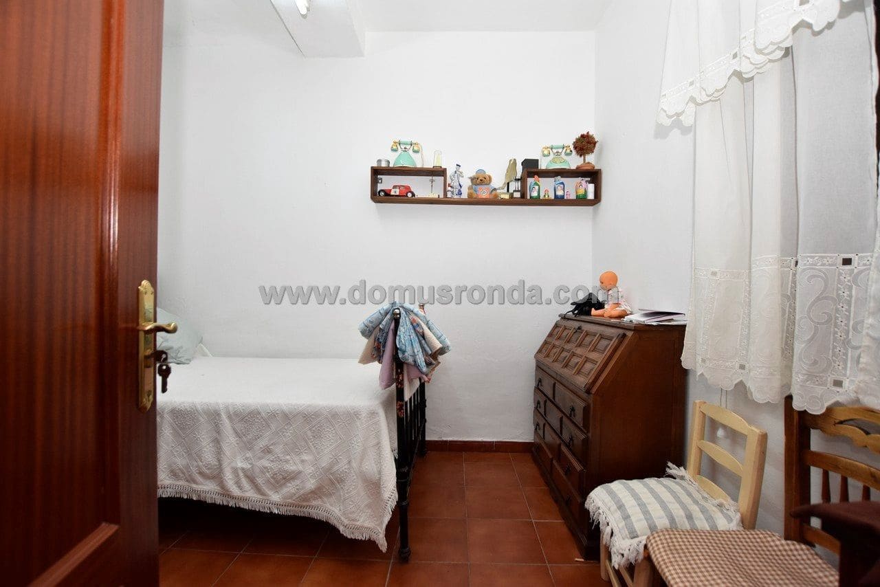 10 bedroom Villa for sale in Ronda - € 380,000 (Ref: 6240870)