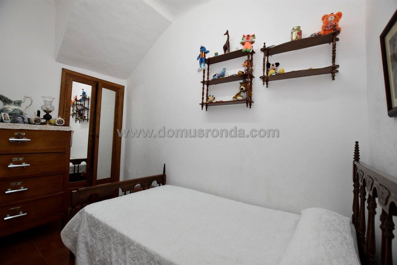10 bedroom Villa for sale in Ronda - € 380,000 (Ref: 6240870)