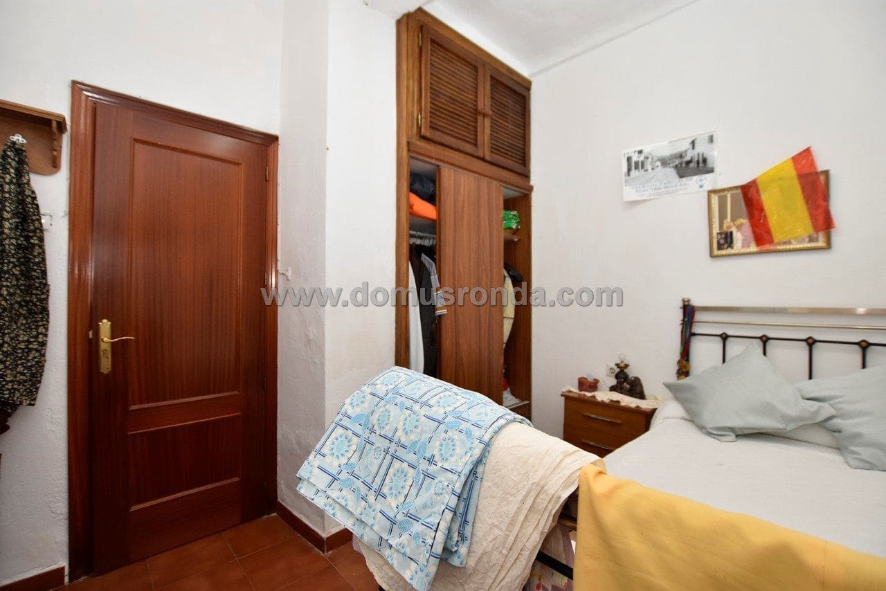 10 bedroom Villa for sale in Ronda - € 380,000 (Ref: 6240870)