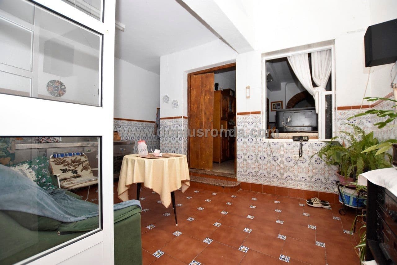 10 bedroom Villa for sale in Ronda - € 380,000 (Ref: 6240870)