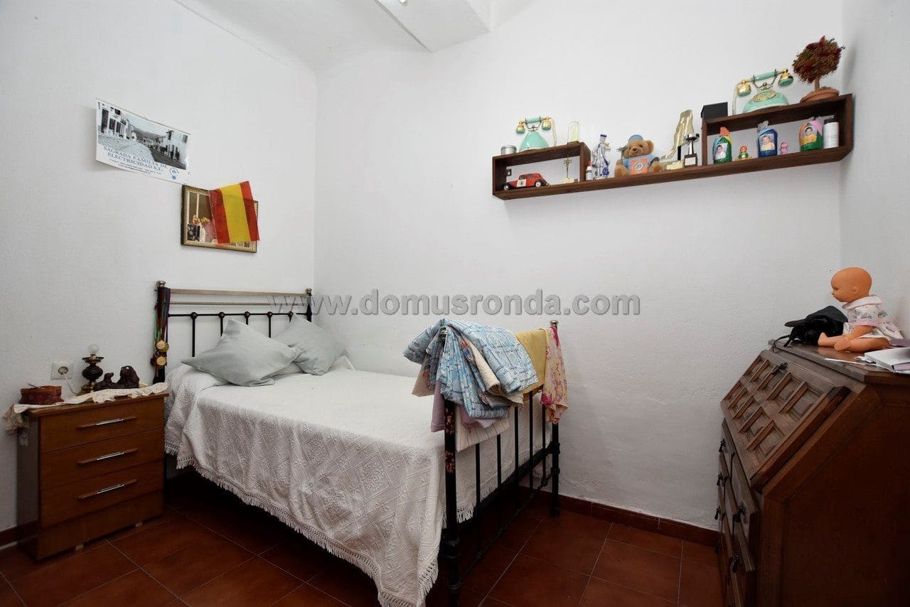 10 bedroom Villa for sale in Ronda - € 380,000 (Ref: 6240870)