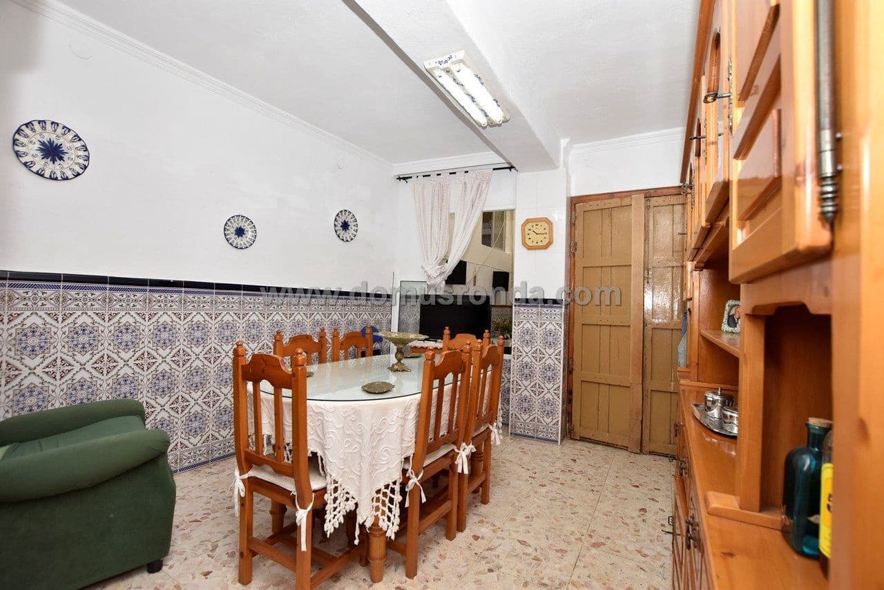 10 bedroom Villa for sale in Ronda - € 380,000 (Ref: 6240870)