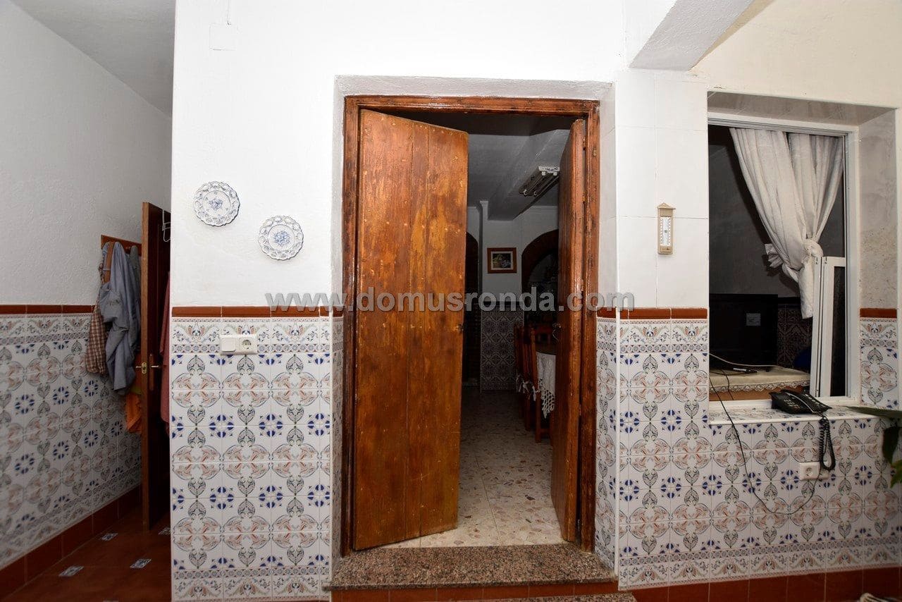 10 bedroom Villa for sale in Ronda - € 380,000 (Ref: 6240870)