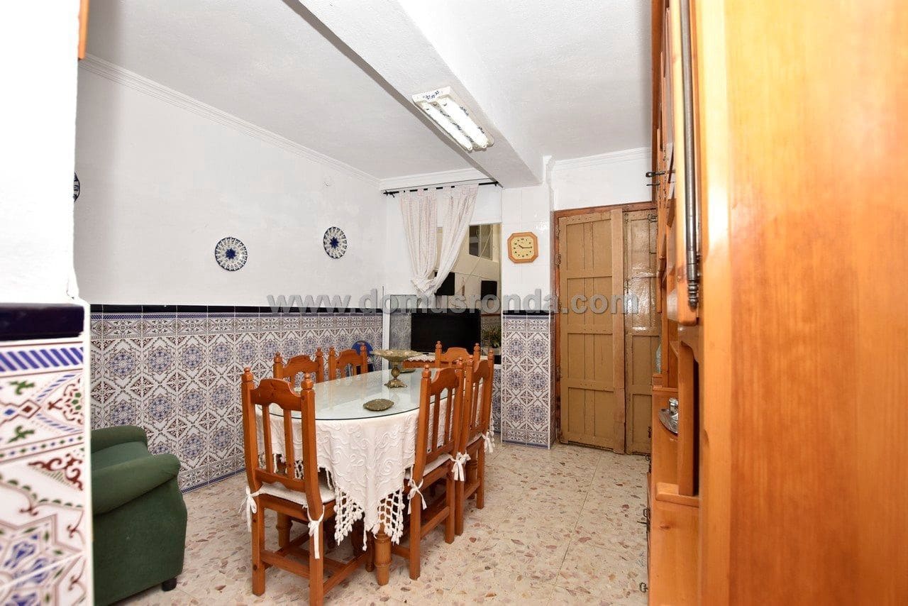 10 bedroom Villa for sale in Ronda - € 380,000 (Ref: 6240870)